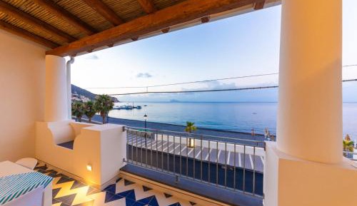 One-Bedroom Apartment with Sea View