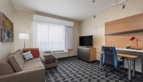 1 Bedroom Suite, 1 Queen, Sofa bed