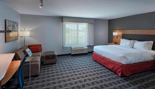 King Studio with Sofa Bed