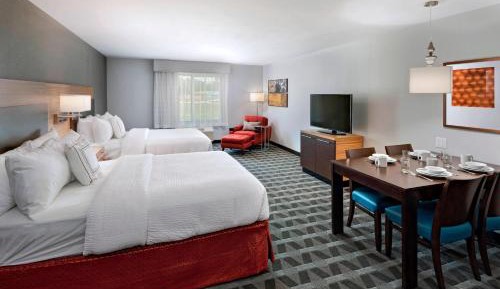 Deluxe Queen Studio with Two Queen Beds