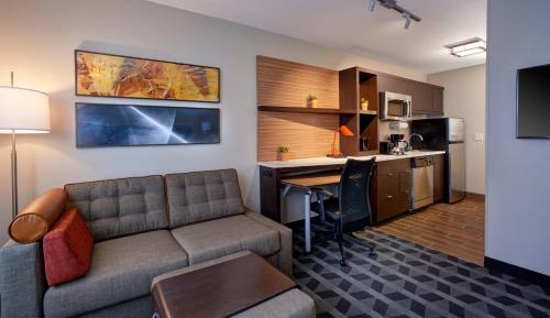 1 Bedroom Suite, 1 Queen, Sofa bed