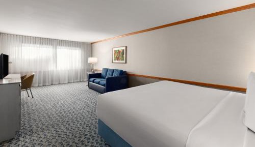 King Room with Water View - Non-Smoking