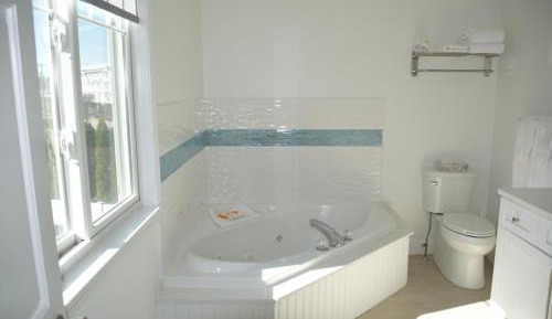 King Room with Spa Bath