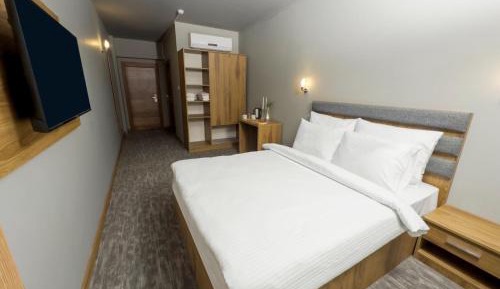 Trendy Room with Queen Size Bed