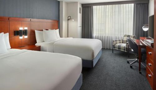 Queen Room with Two Queen Beds - Hearing Accessible