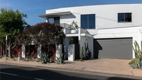 Three-Bedroom Townhouse
