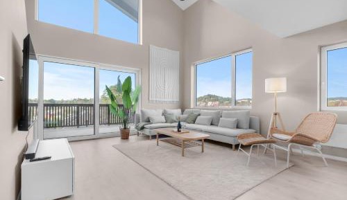 Four-Bedroom Luxury Apartment