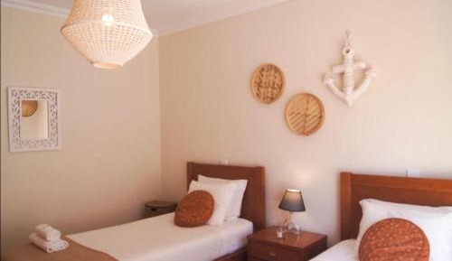 Single Bed in Mixed Dormitory Room