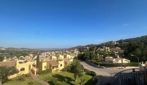 Premier Two-Bedroom Apartment - Calle Q, Montemares 11