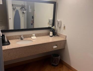 King Room - Non-Smoking