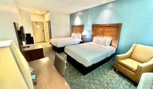 Queen Room with Two Queen Beds - Non-Smoking