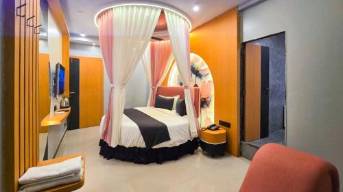 King Suite with Spa Bath