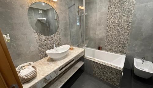 Standard Twin Room with Shared Bathroom