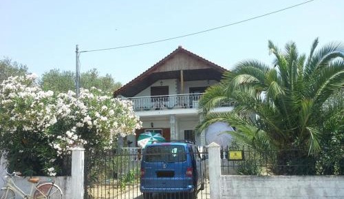 One-Bedroom Apartment with Garden View