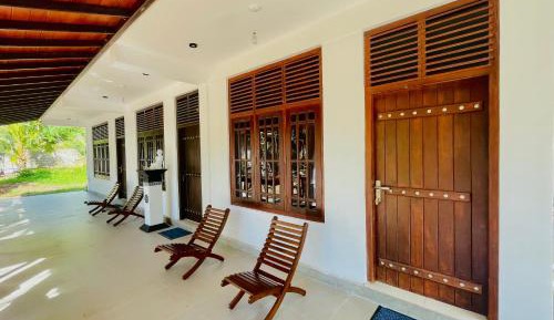 Deluxe Double Room (2 Adults + 1 Child)