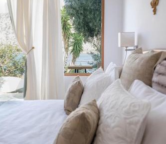 Studio Apartment with Sea View