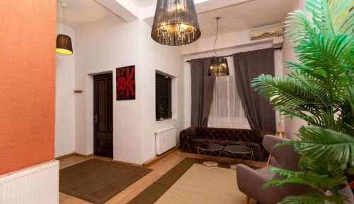 Studio Apartment with King Bed