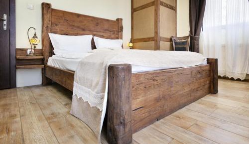 One-Bedroom Apartment with Balcony