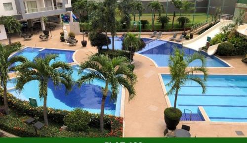 Apartment with Pool View 