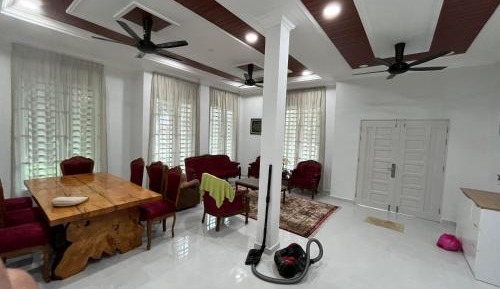 Four-Bedroom Holiday Home