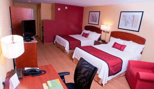 Queen Room with Two Queen Beds and Roll-in Shower - Mobility and Hearing Accessible