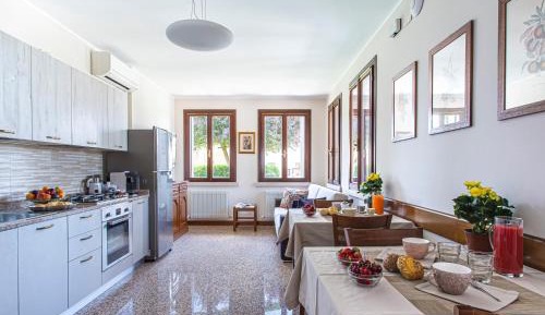 Apartment with Garden View