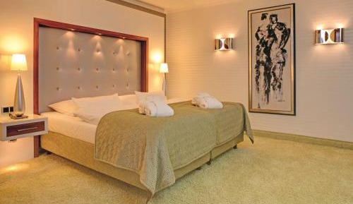 Deluxe Double Room with Double Bed