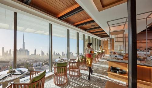 Club Superior King Room with Club Lounge Access -  including Daily Breakfast & Afternoon Tea, Evening Drinks & Canapes