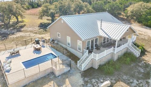 Five-Bedroom Holiday Home