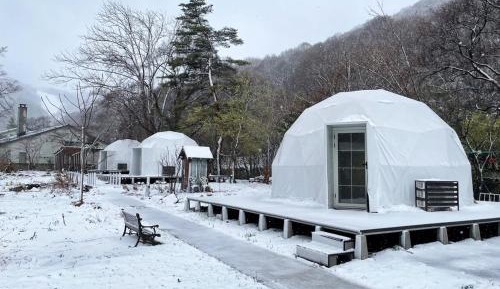 Right Side Glamping Dome with yellow sofa