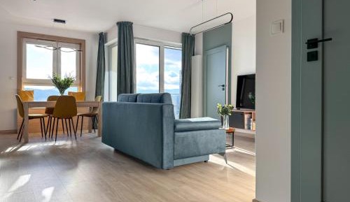 Two-Bedroom Apartment with Mountain View