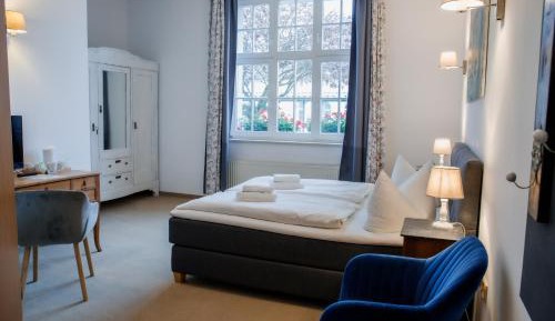 Double or Twin Room with Bathroom