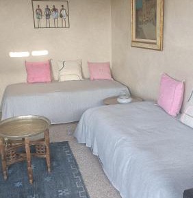 Jaune Triple Room