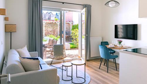 Superior One-Bedroom Apartment with Balcony