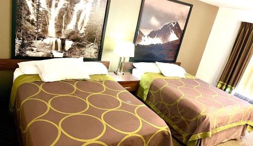 Queen Room with Two Queen Beds - Non-Smoking