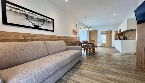 Apartment with Mountain View