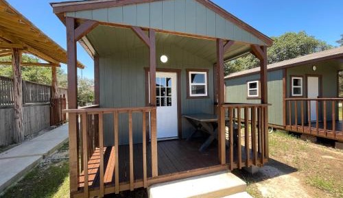 Camp Ledgerock - Cottage