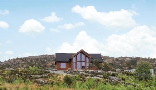 Four-Bedroom Holiday Home