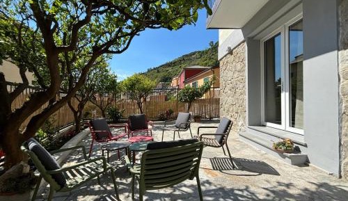 Deluxe Double or Twin Room with Mountain View