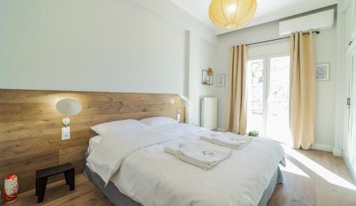 One-Bedroom Apartment with Balcony