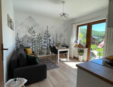 Apartment with Mountain View