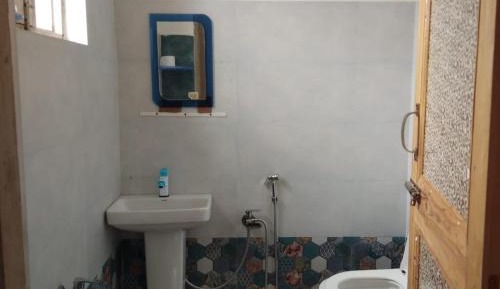 Deluxe Double Room (2 Adults + 1 Child)