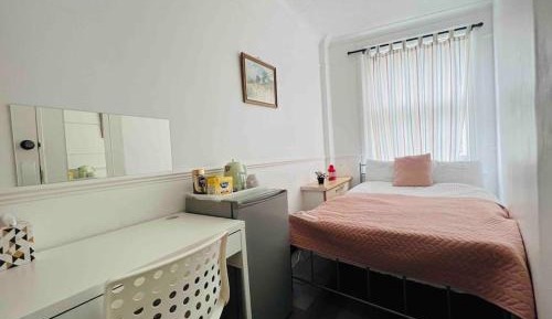 Double Room with Shared Toilet