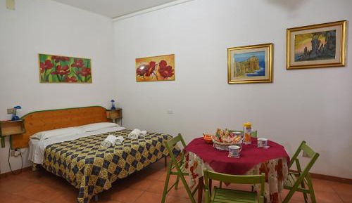 Triple Room with Private Bathroom