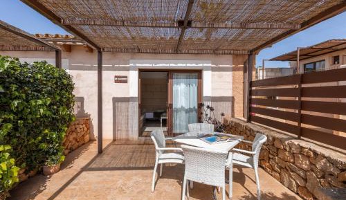 Apartment with Pool View 