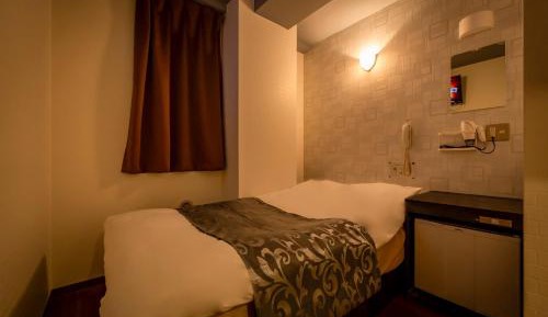 Small Double Room + Late Check in at 22:00