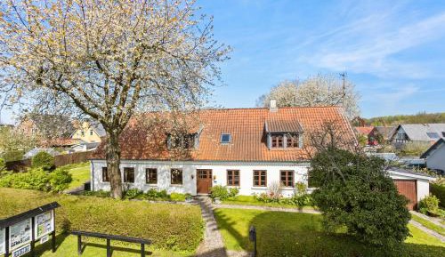 Three-Bedroom Vacation Home 