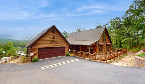 Five Bedroom Holiday Home