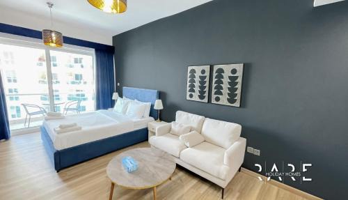 Studio with Pool View