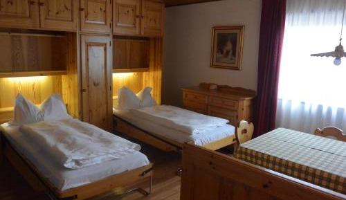 One-Bedroom Apartment with Balcony